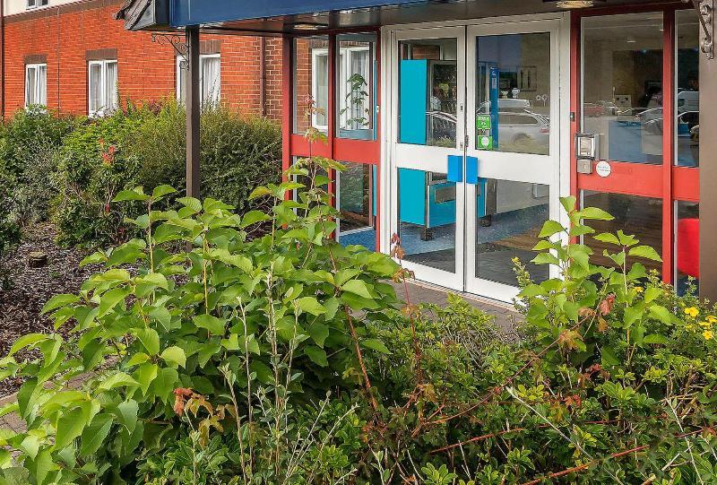 Travelodge Manchester Birch M62 Eastbound Heywood Exterior foto